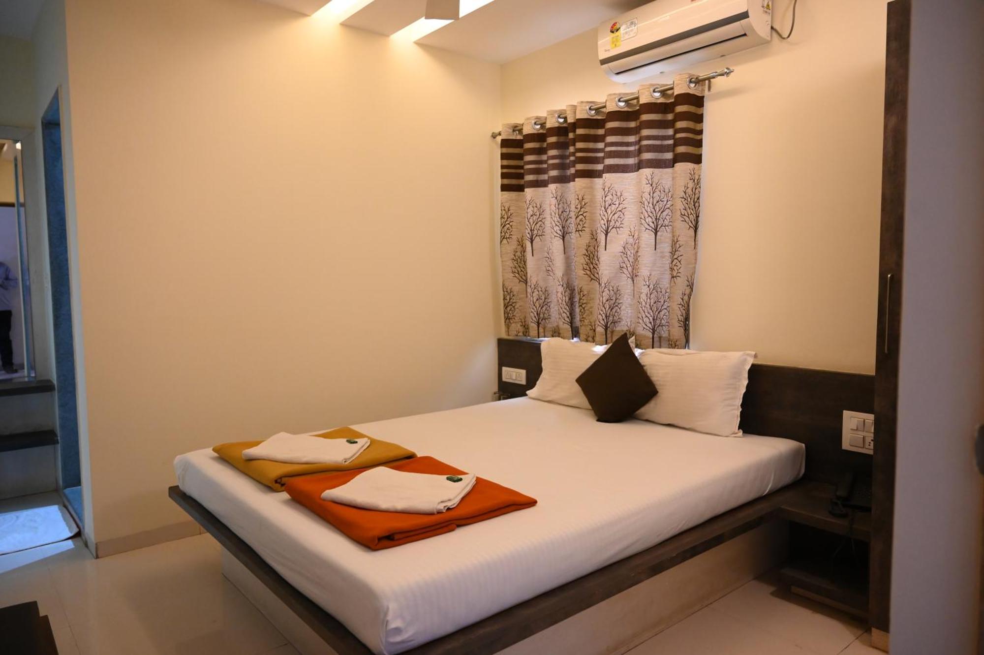 Hotel Ramkrishna Inn Kolhapur Eksteriør bilde